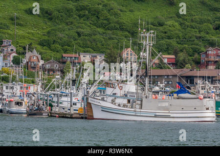 Stati Uniti d'America, Alaska, Kodiak, San Paolo Porto. La pesca barche ormeggiate in San Paolo Porto. Foto Stock