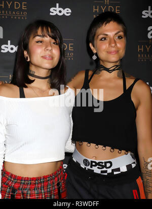 Krewella fanno il loro debutto nel corso di un' industria martedi' bash con una elevata potenza impostata a Hyde Bellagio offre: Krewella, Yasmine Yousaf, Jahan Yousaf dove: Las Vegas, Nevada, Stati Uniti quando: 23 Ott 2018 Credit: DJDM/WENN.com Foto Stock