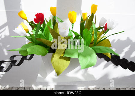 Bouquet di carta ad un festival dei fiori nel Campo Maior, Portogallo Foto Stock