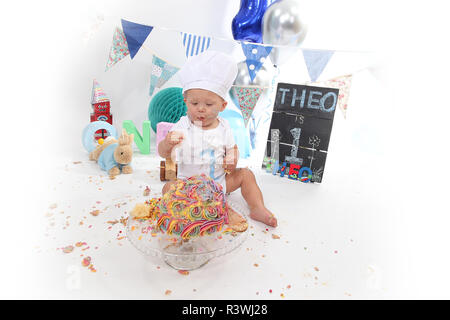 1 anno di età bimbo, torta smash torta di compleanno Foto stock - Alamy