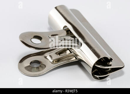 Attrezzature per ufficio - Bulldog clip Foto Stock