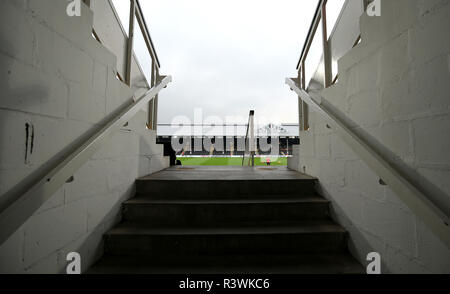 Vista generale dall'interno dello stadio prima della partita della Premier League a Craven Cottage, Londra. PREMERE ASSOCIAZIONE foto. Data immagine: Sabato 24 novembre 2018. Vedi PA storia CALCIO Fulham. Il credito fotografico dovrebbe essere: Steven Paston/PA Wire. RESTRIZIONI: Nessun utilizzo con audio, video, dati, elenchi di apparecchi, logo di club/campionato o servizi "live" non autorizzati. L'uso in-match online è limitato a 75 immagini, senza emulazione video. Nessun utilizzo nelle scommesse, nei giochi o nelle pubblicazioni di singoli club/campionati/giocatori. Foto Stock