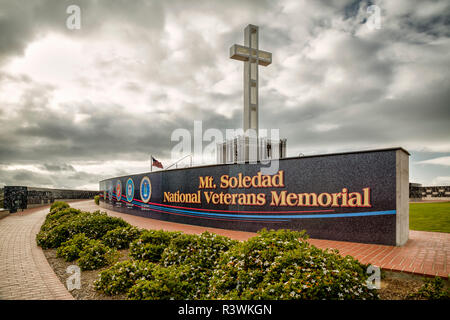 Stati Uniti, California, La Jolla. La Croce a Mt. Soledad National Veterans Memorial (solo uso editoriale) Foto Stock