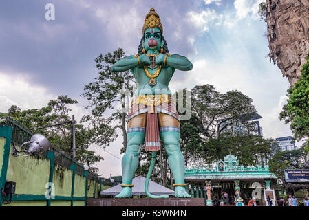 KUALA LUMPUR, Malesia - 26 Luglio: Questa è la statua della statua del signore Hanuman presso le Grotte di Batu, una popolare destinazione turistica sulla luglio 26, 2018 in Ku Foto Stock