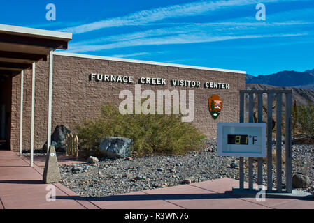 Stati Uniti d'America, in California. Parco Nazionale della Valle della Morte, Furnace Creek Visitor Centre Foto Stock