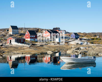 Villaggio Inuit Oqaatsut (una volta chiamato Ilimanaq) situato nella baia di Disko, Groenlandia, Danimarca Foto Stock