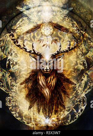 Sacro spirito di cervo con dream catcher e piume su antiche sfondo ornamentale. Foto Stock