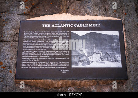 Dichiarazioni interpretative placca alla Rico la miniera d'argento, Rico, Colorado, Stati Uniti d'America. (Solo uso editoriale) Foto Stock