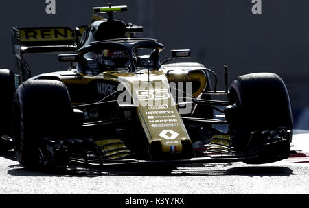 Abu Dhabi, negli Emirati Arabi Uniti. 24 Nov 2018. Motorsports: FIA Formula One World Championship 2018, il Gran Premio di Abu Dhabi, il campionato del mondo;2018;Grand Prix;Abu Dhabi, #55 Carlos Sainz (ESP, Renault ), 24.11.2018. | Utilizzo di credito in tutto il mondo: dpa picture alliance/Alamy Live News Foto Stock