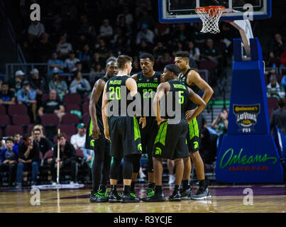 Nov 23 2018 Las Vegas NV, U.S.A. Michigan State Spartans durante un time out alla NCAA di pallacanestro degli uomini di pneumatici Continental Las Vegas Invitational tra Texas Longhorns ed il Michigan State Spartans 78-68 win all'Orleans Arena Las Vegas NV. Thurman James/CSM Foto Stock