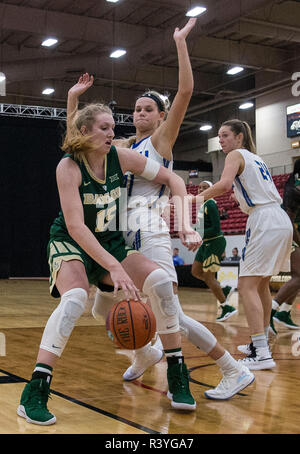 Nov 23 2018 Las Vegas NV, U.S.A. Baylor avanti Lauren Cox (15) va al cestello durante il NCAA donna Basket ringraziamento sparatoria tra South Dakota State Jackrabbits e il Baylor University porta 72-66 vincere a South Point Arena Las Vegas NV. Thurman James/CSM Foto Stock