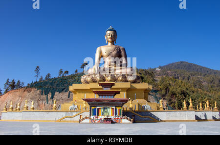 Il Big Buddha Dordenma sulla cima di una collina vicino a Thimpu in Bhutan può essere visto da miglia intorno Foto Stock