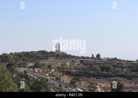 Una vista da est a Gerusalemme dal Monte Scopus, l'Università Ebraica di Gerusalemme, verso la Cisgiordania Foto Stock