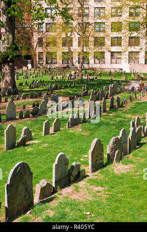 Gli oggetti contrassegnati per la rimozione definitiva nel granaio Sepoltura lungo il Freedom Trail, Boston, Massachusetts, STATI UNITI D'AMERICA Foto Stock