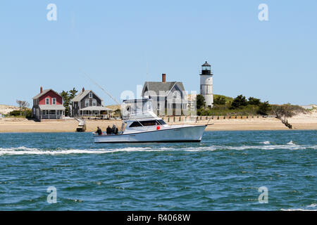 Una barca vicino a Sandy collo colonia, Cape Cod, Massachusetts, Stati Uniti d'America. Foto Stock