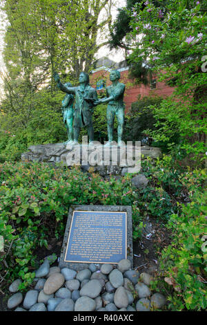 Stati Uniti d'America, Oregon, Portland. Statue in università di Portland campus. Credito come: Steve Terrill Jaynes / Galleria / DanitaDelimont.com Foto Stock