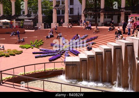 Stati Uniti d'America, Oregon, Portland. Festival dei Fiori in Pioneer Square. Credito come: Steve Terrill Jaynes / Galleria / DanitaDelimont.com Foto Stock