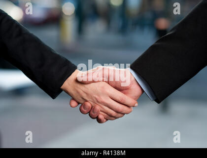 La chiusura di un affare di lavoro Foto Stock