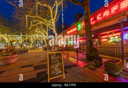 Pocket Park con Capo Seattle Statua in cinque punti a Seattle, nello Stato di Washington, USA Foto Stock