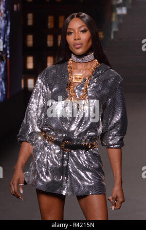 Moschino x H&M fashion show tenutosi presso il Molo 36 - PISTA CON: Naomi Campbell dove: New York New York, Stati Uniti quando: 24 Ott 2018 Credit: Ivan Nikolov/WENN.com Foto Stock