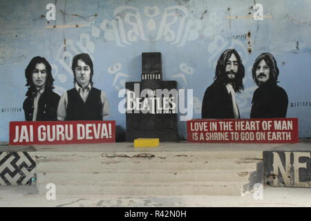 Arte e graffiti al Beatles ashram a Rishikesh, India Foto Stock