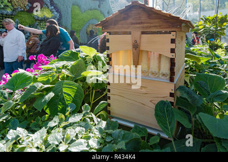 Un australiano ha inventato Alveare di flusso (BEE HIVE) posto all'interno del Sydney Royal Botanic Gardens calice edificio. Foto Stock