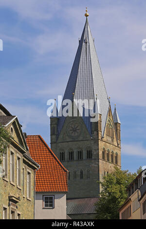 Il campanile della chiesa di st. patrokli cattedrale in soest Foto Stock