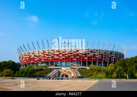 Varsavia, Mazovia / Polonia - 2018/09/02: Esterno della PGE Narodowy National Stadium di Praga quartiere di Varsavia, dotato di un tetto apribile, servin Foto Stock