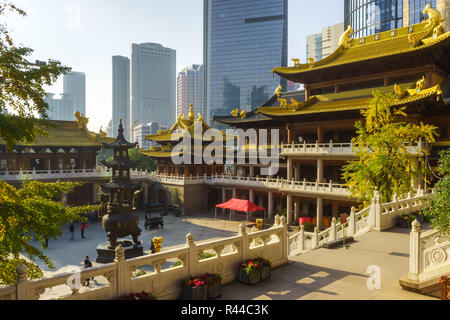Tempio di Jing'an cinese tempio buddista sul West Nanjing Road a Shanghai in Cina Foto Stock