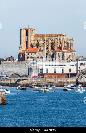 Chiesa di Santa Maria Assunta in Castro Urdiales Foto Stock