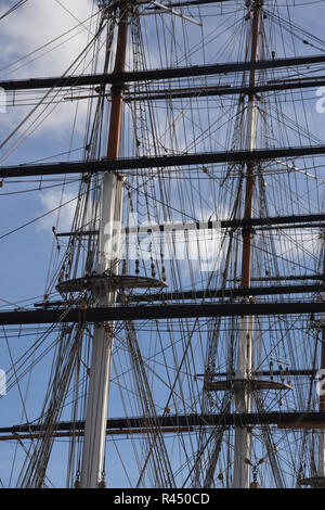 Ship's Masts and Rigging Close up, The Cutty Sark Clipper Ship, Greenwich, Londra. REGNO UNITO Foto Stock