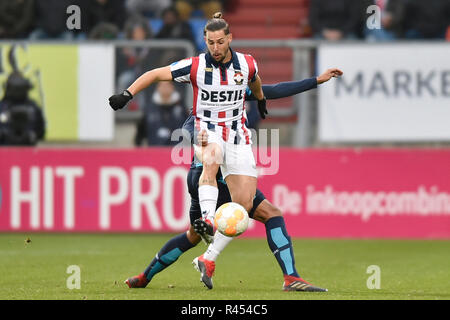 Tilburg, Paesi Bassi, 25 novembre 2018 olandese Eredivisie calcio stagione 2018 / 2019. WillemII - player Fran sol prima della partita Willem II - Vitesse. Credito: Pro scatti/Alamy Live News Credito: Pro scatti/Alamy Live News Foto Stock