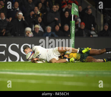 Londra, Inghilterra, Regno Unito. 25 Nov, 2018. L'Inghilterra del Jonny può essere visto in azione durante l'Inghilterra v Australia Quilter internazionali a Twickenham a Londra. Credito: Graham Glendinning SOPA/images/ZUMA filo/Alamy Live News Foto Stock