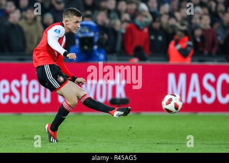 Rotterdam, Paesi Bassi, 25 Novembre, 2018. - Feyenoord - Groningen , Calcetto , Stagione 2018/2019 , Eredivisie , Stadion Feijenoord, De Kuip , 25-11-2018 , risultato 1-0 , Feyenoord player Dylan Vente Credito: Pro scatti/Alamy Live News Foto Stock