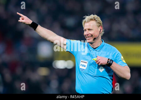 Rotterdam, Paesi Bassi, 25 Novembre, 2018. - Feyenoord - Groningen , Calcetto , Stagione 2018/2019 , Eredivisie , Stadion Feijenoord, De Kuip , 25-11-2018 , risultato 1-0 , arbitro Kevin Blom Credito: Pro scatti/Alamy Live News Foto Stock