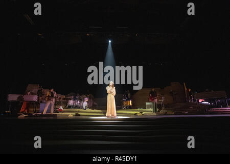 Brighton, Inghilterra. 25 novembre 2018, Firenze Welch di Firenze e la macchina esegue durante la 'alta come speranza' UK tour presso il Centro di Brighton, Inghilterra.© Jason Richardson / Alamy Live News Foto Stock