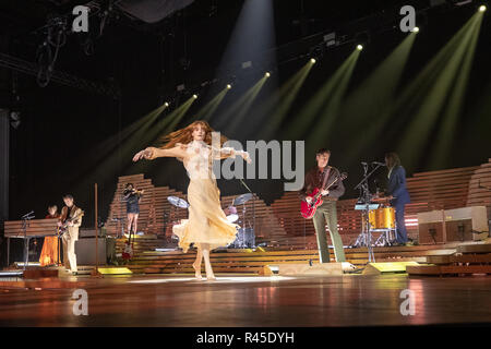 Brighton, Inghilterra. 25 novembre 2018, Firenze Welch di Firenze e la macchina esegue durante la 'alta come speranza' UK tour presso il Centro di Brighton, Inghilterra.© Jason Richardson / Alamy Live News Foto Stock
