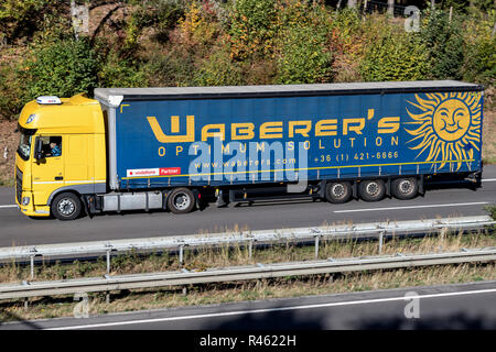 Waberer il carrello su autostrada. Con una flotta di oltre 4.300 camion e circa 7.600 dipendenti, Waberer's serve clienti in 28 paesi in Europa. Foto Stock