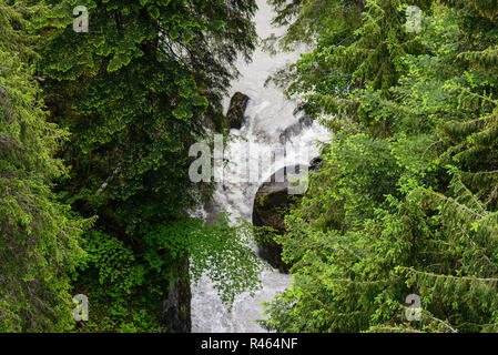 Gorge canyon del fiume Solis con acqua bianca Foto Stock