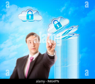 Cloud di impilamento di oggetti in archiviazione sicura Foto Stock