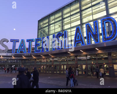 La Staten Island Ferry Terminal, New Jersey, Stati Uniti d'America 5 Ottobre 2014 Foto Stock
