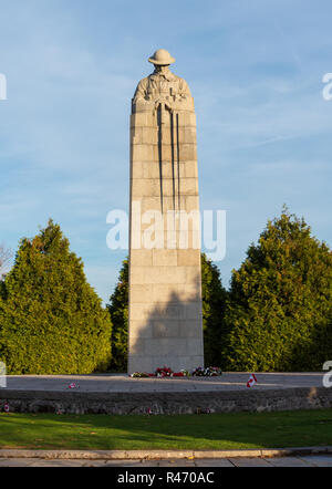 La cova soldato memoriale canadese a Vancouver, angolo St Julien, vicino a Ypres, Belgio Foto Stock