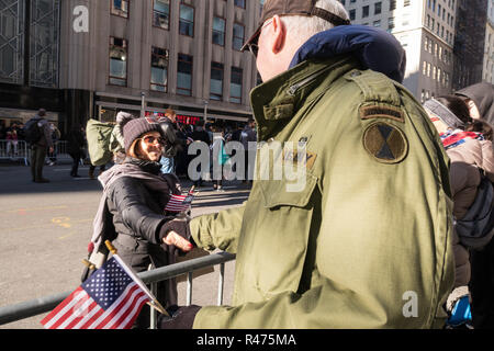 2018 veterani annuale parata del giorno sulla Fifth Avenue, New York, Stati Uniti d'America Foto Stock