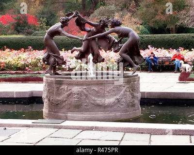Fontana di Untermyer/Danza tre fanciulle, Giardino nel Central Park di New York Foto Stock