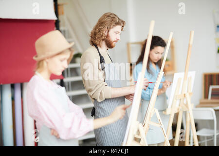 Pittura in studio delle arti Foto Stock