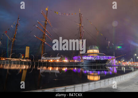 Dundee Discovery Center di notte Foto Stock