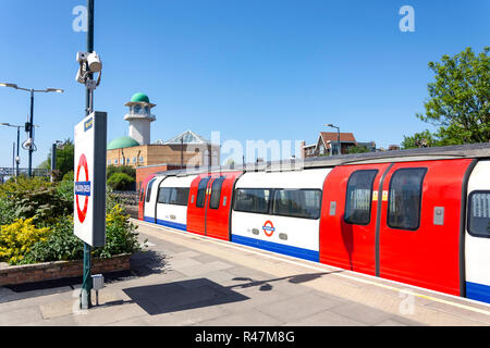 La piattaforma a Willesden la stazione Verde Sotterranea, Willesden, London Borough of Brent, Greater London, England, Regno Unito Foto Stock