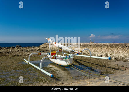 Barca catamarano, Bali Indonesia Foto Stock