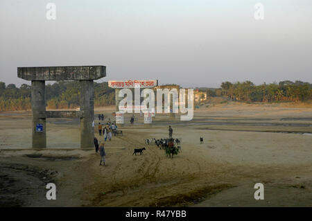 Someshwari è il principale fiume originari da Garo Hills che fluisce lungo Bijoypur e Durgapur e infine si unisce al fiume Kangsai nel sud. In Foto Stock