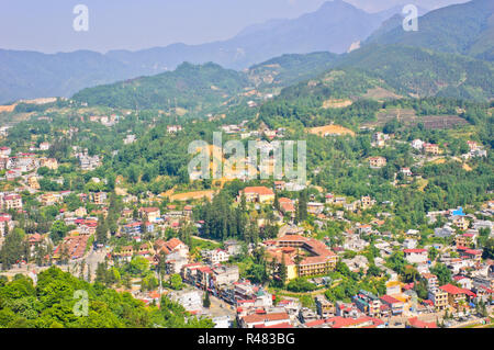 Visualizzare Sapa town da Ham Rong mountain, Vietnam Foto Stock